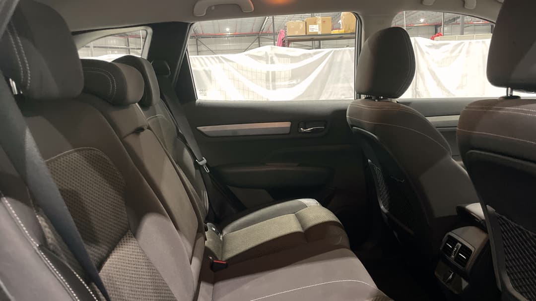 2022 Renault Koleos Life (4x2), Automatic, 53097 km, Right Side Rear Door Cabin View