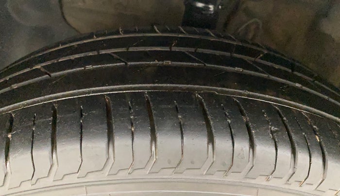 2018 Hyundai Elite i20 ASTA 1.2 (O), Petrol, Manual, 50,068 km, Left Front Tyre Tread