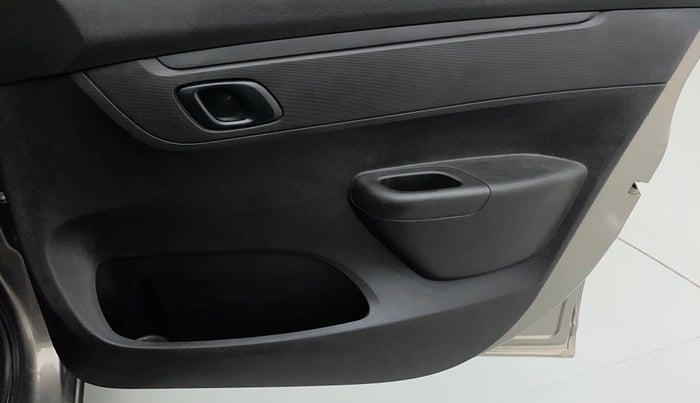 2018 Renault Kwid 1.0 RXT, Petrol, Manual, 45,960 km, Driver Side Door Panels Control