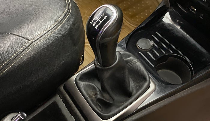 2015 Tata Zest XM PETROL, Petrol, Manual, 71,705 km, Gear lever - Boot cover slightly torn