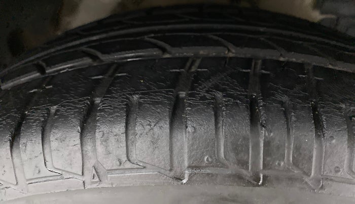 2015 Tata Zest XM PETROL, Petrol, Manual, 71,705 km, Right Front Tyre Tread