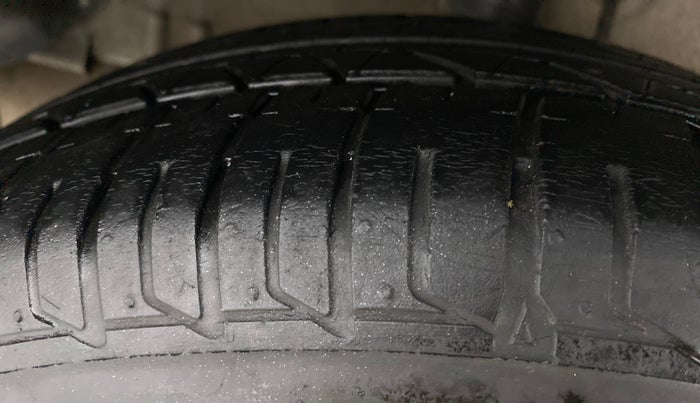2015 Tata Zest XM PETROL, Petrol, Manual, 71,705 km, Right Rear Tyre Tread
