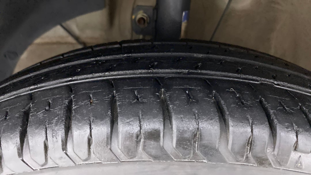 Left Front Tyre Tread