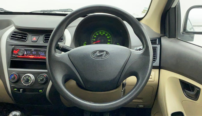 2017 Hyundai Eon ERA +, Petrol, Manual, 74,366 km, Steering Wheel Close Up