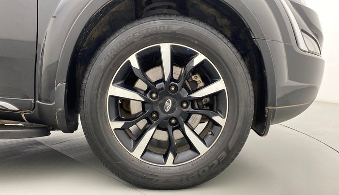 2018 Mahindra XUV500 W11 (O), Diesel, Manual, 41,028 km, Right Front Wheel