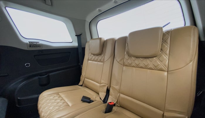2018 Mahindra XUV500 W11 (O), Diesel, Manual, 41,028 km, Third Seat Row ( optional )
