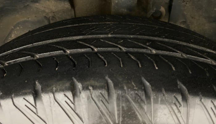 2018 Mahindra XUV500 W11 (O), Diesel, Manual, 41,028 km, Left Front Tyre Tread