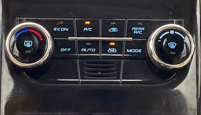 2018 Mahindra XUV500 W11 (O), Diesel, Manual, 41,028 km, Automatic Climate Control