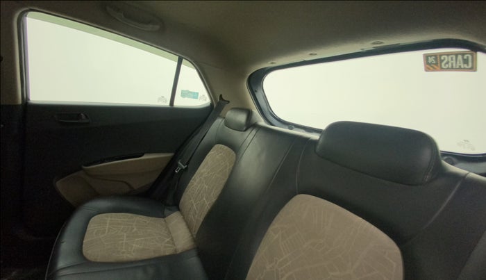 2014 Hyundai Grand i10 MAGNA 1.2 KAPPA VTVT, CNG, Manual, 72,154 km, Right Side Rear Door Cabin