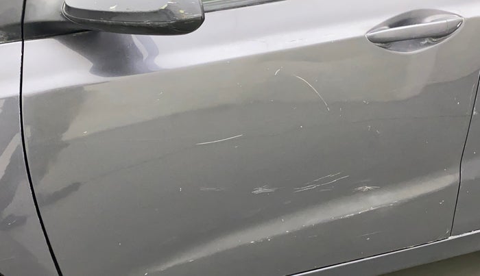 2014 Hyundai Grand i10 MAGNA 1.2 KAPPA VTVT, CNG, Manual, 72,154 km, Front passenger door - Minor scratches