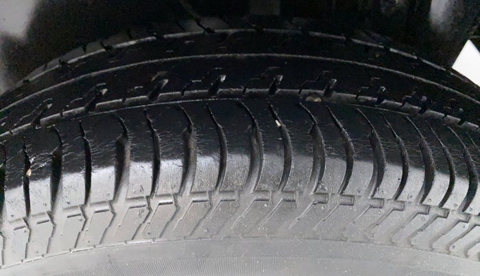 2016 Maruti Swift VXI OPT, Petrol, Manual, 62,335 km, Left Rear Tyre Tread