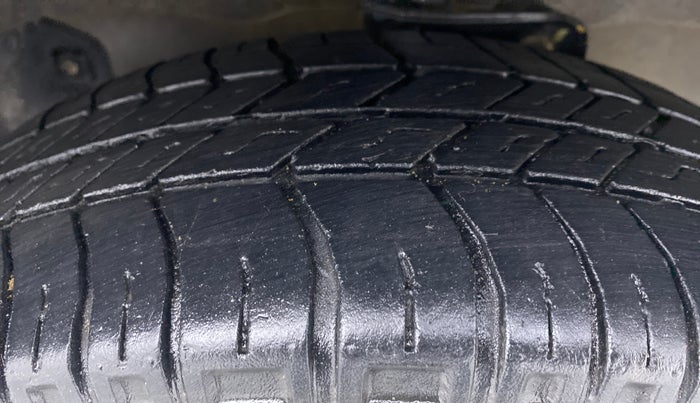 2018 Maruti Eeco 5 STR WITH AC PLUSHTR, Petrol, Manual, 34,456 km, Right Front Tyre Tread