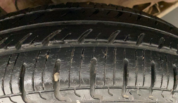 2019 Renault Kwid RXL, Petrol, Manual, 9,100 km, Left Front Tyre Tread