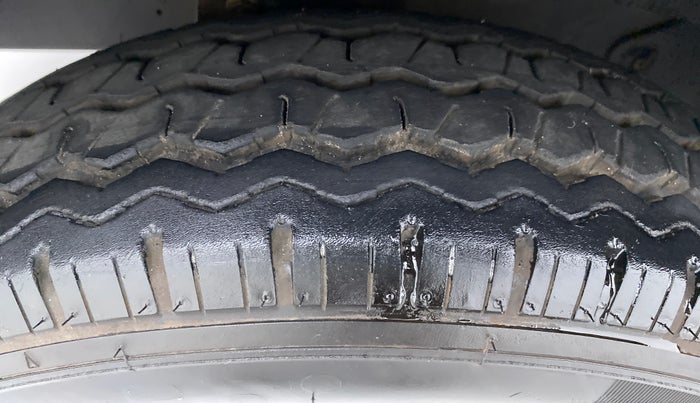 2019 Maruti Eeco 5 STR WITH AC PLUSHTR, Petrol, Manual, 39,728 km, Left Front Tyre Tread