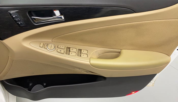 2014 Hyundai Sonata 2.4 GDI AT, Petrol, Automatic, 84,362 km, Driver Side Door Panels Control