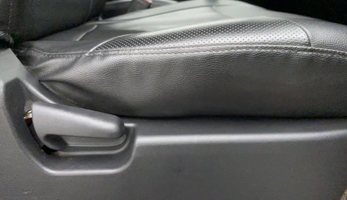 2017 Maruti Wagon R 1.0 LXI CNG, CNG, Manual, 41,172 km, Driver Side Adjustment Panel
