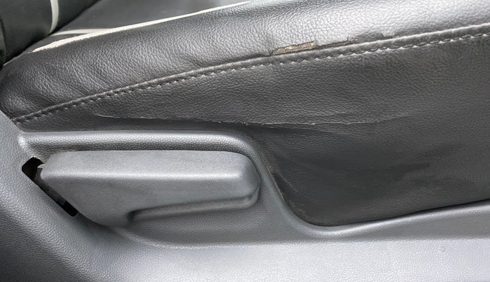 2013 Maruti Ritz VDI, Diesel, Manual, 84,641 km, Driver Side Adjustment Panel