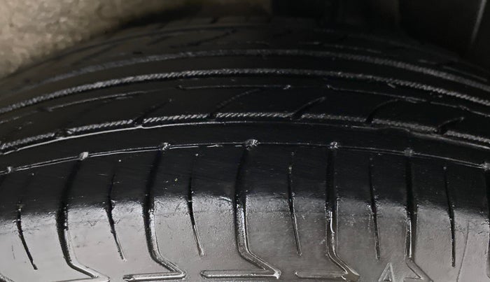 2013 Maruti Ritz VDI, Diesel, Manual, 84,641 km, Left Rear Tyre Tread