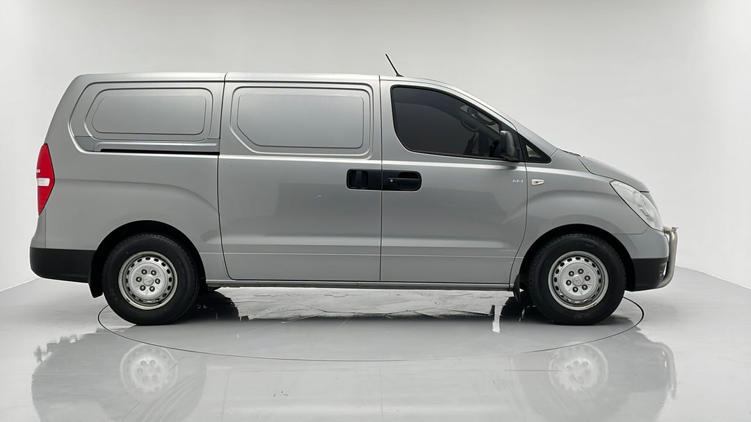 2015 Hyundai Iload Iload, Automatic, 89880 km, Right Side View