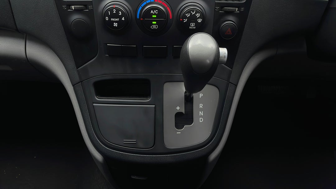 2015 Hyundai Iload Iload, Automatic, 89880 km, Gear Lever 