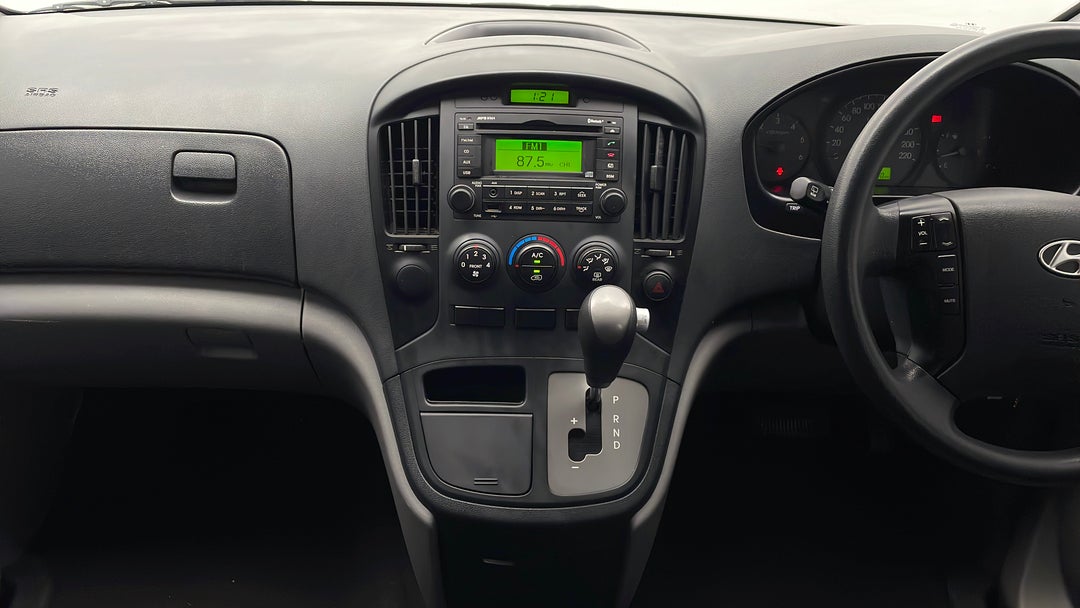 2015 Hyundai Iload Iload, Automatic, 89880 km, Center Console