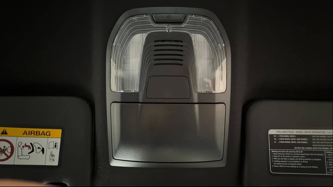 2024 Isuzu D-MAX X-terrain (4x4), Automatic, 25026 km, On-Roof Controls/Sunglass holder