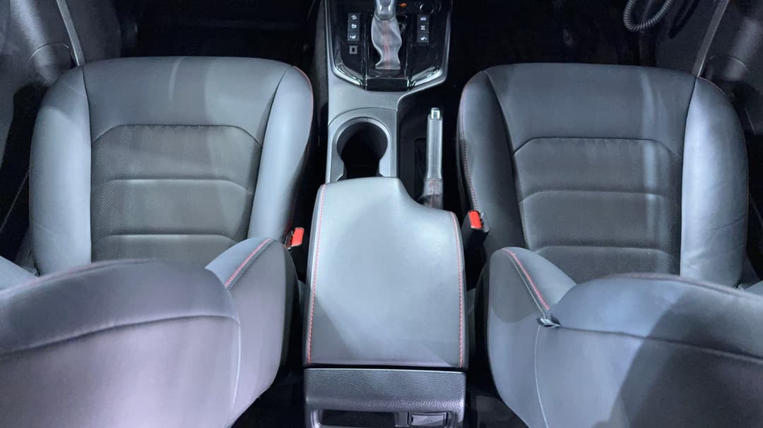 2024 Isuzu D-MAX X-terrain (4x4), Automatic, 25026 km, Center Console