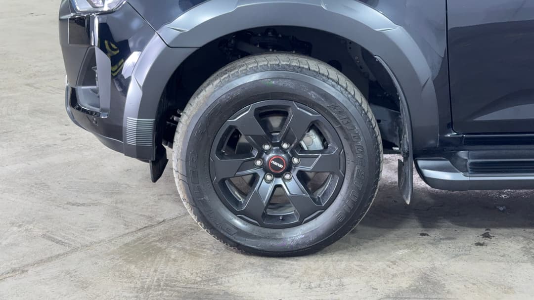 2024 Isuzu D-MAX X-terrain (4x4), Automatic, 25026 km, Left Front Wheel