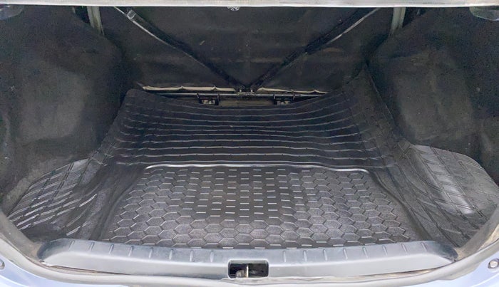 2015 Toyota Etios G, Petrol, Manual, 97,357 km, Boot Inside