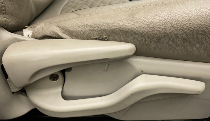 2015 Toyota Etios G, Petrol, Manual, 97,357 km, Driver Side Adjustment Panel