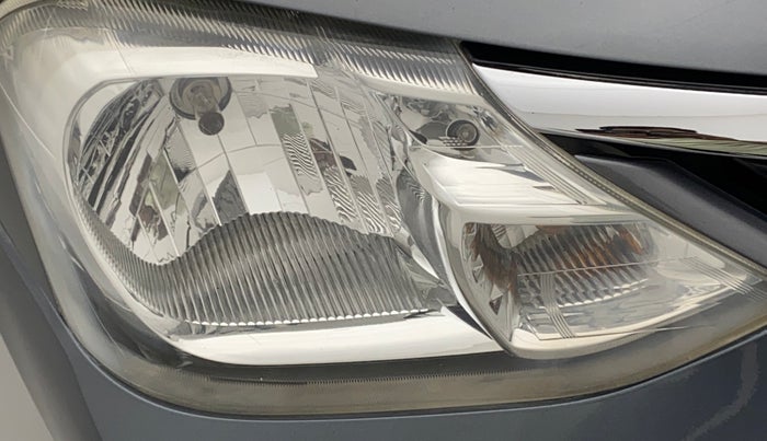 2015 Toyota Etios G, Petrol, Manual, 97,357 km, Right headlight - Faded