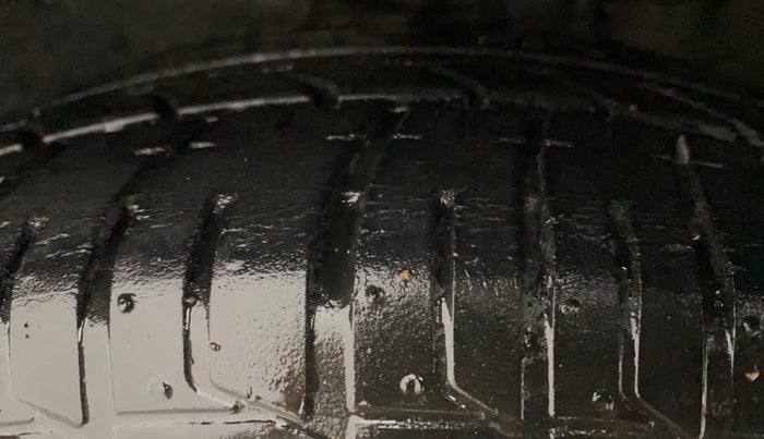 2015 Toyota Etios G, Petrol, Manual, 97,357 km, Left Front Tyre Tread