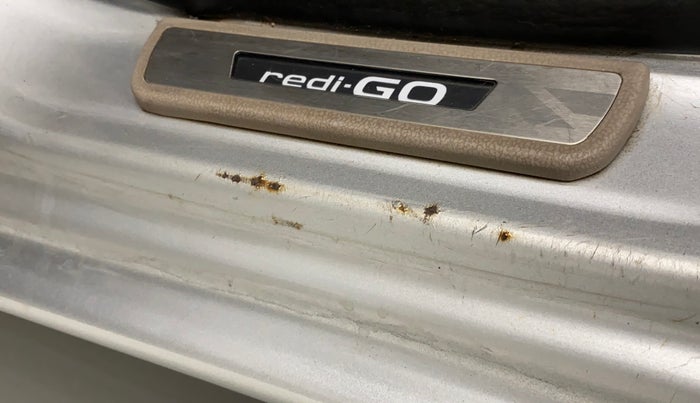 2016 Datsun Redi Go T, Petrol, Manual, 44,516 km, Left running board - Slight discoloration
