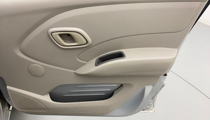 2016 Datsun Redi Go T, Petrol, Manual, 44,516 km, Driver Side Door Panels Control