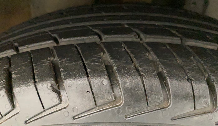 2016 Datsun Redi Go T, Petrol, Manual, 44,516 km, Right Front Tyre Tread