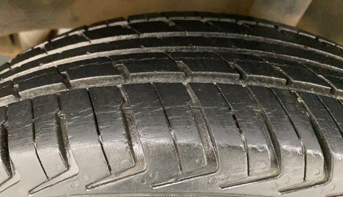 2016 Datsun Redi Go T, Petrol, Manual, 44,516 km, Left Rear Tyre Tread