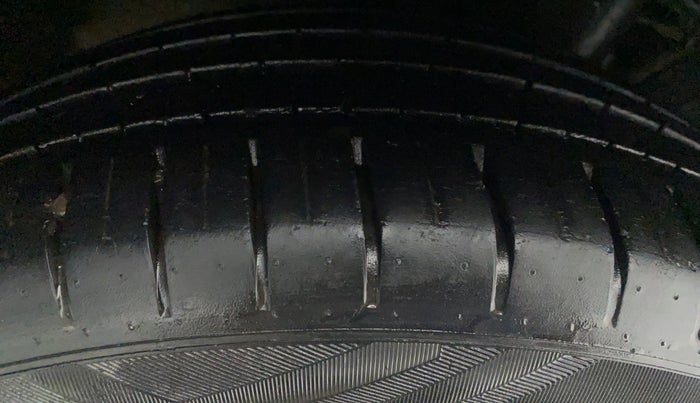 2016 Maruti Baleno ZETA CVT PETROL 1.2, Petrol, Automatic, 20,049 km, Right Rear Tyre Tread