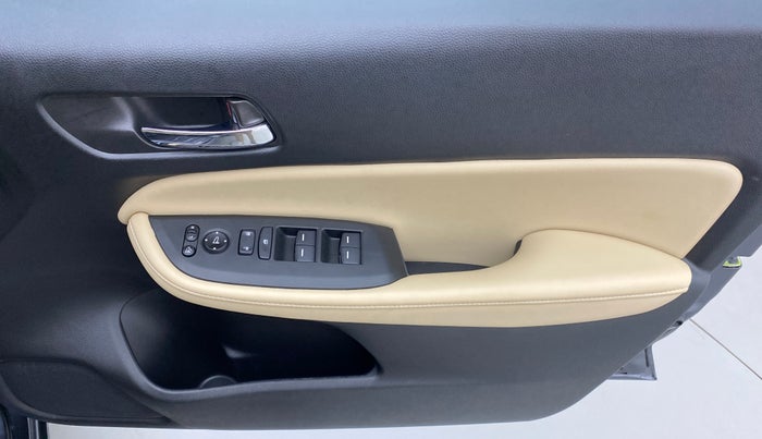 2022 Honda City ZX CVT, Petrol, Automatic, 438 km, Driver Side Door Panels Control