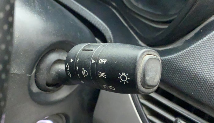 2018 Tata NEXON XM DIESEL, Diesel, Manual, 62,764 km, Combination switch - Turn Indicator not functional