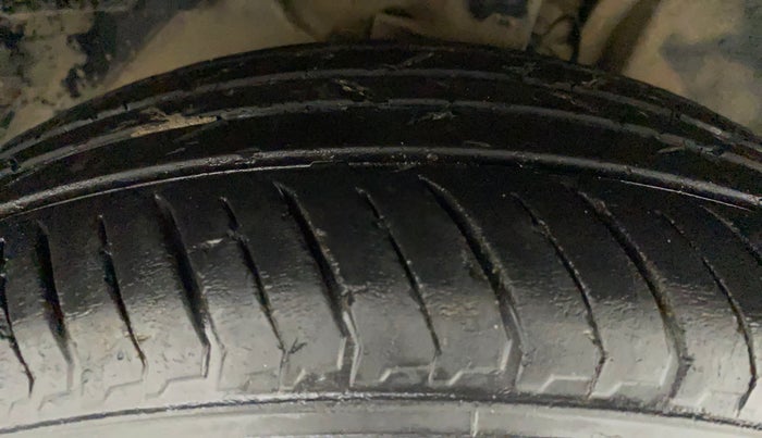 2018 Tata NEXON XM DIESEL, Diesel, Manual, 62,764 km, Right Front Tyre Tread