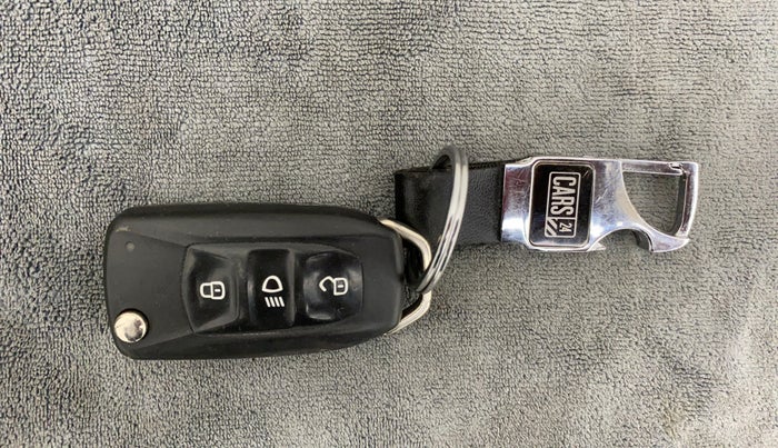 2018 Tata NEXON XM DIESEL, Diesel, Manual, 62,764 km, Lock system - Central lock not working