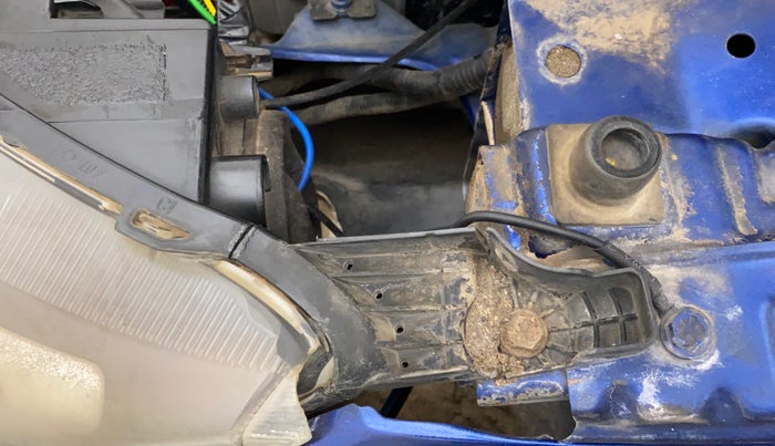 2019 Renault TRIBER RXZ, Petrol, Manual, 57,464 km, Left headlight - Clamp has minor damage