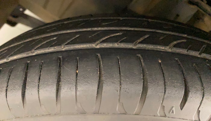 2019 Renault TRIBER RXZ, Petrol, Manual, 57,464 km, Left Front Tyre Tread