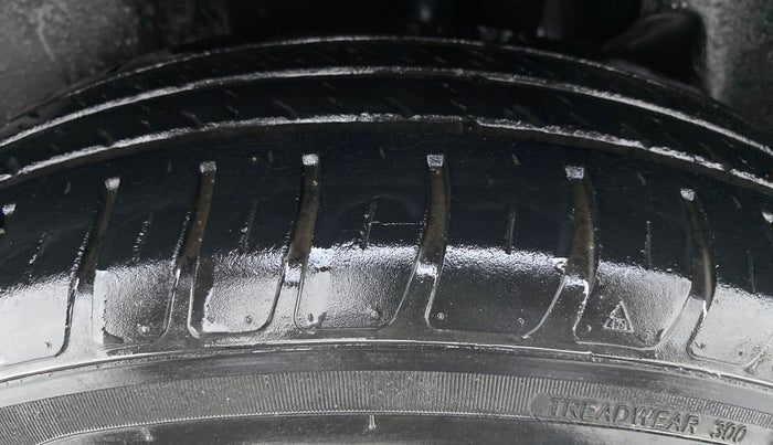 2019 Maruti Swift VXI D, Petrol, Manual, 51,423 km, Left Rear Tyre Tread
