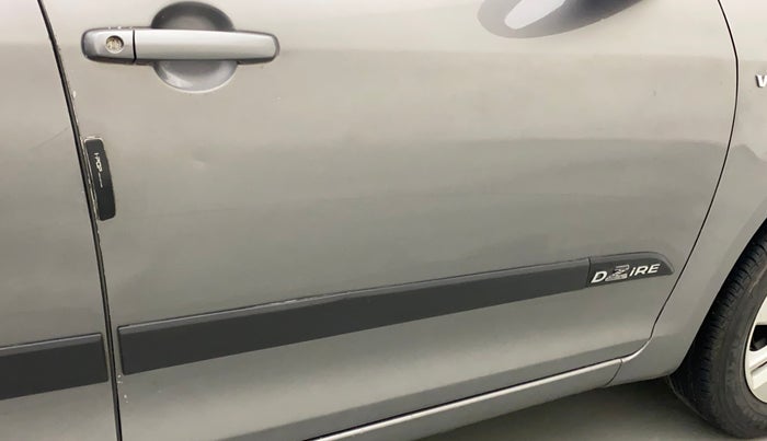 2014 Maruti Swift Dzire ZXI, Petrol, Manual, 78,609 km, Driver-side door - Minor scratches