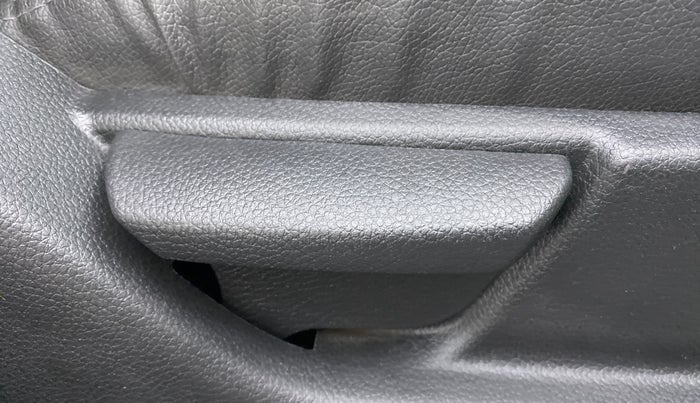 2013 Hyundai Eon D-LITE+, Petrol, Manual, 10,048 km, Driver Side Adjustment Panel
