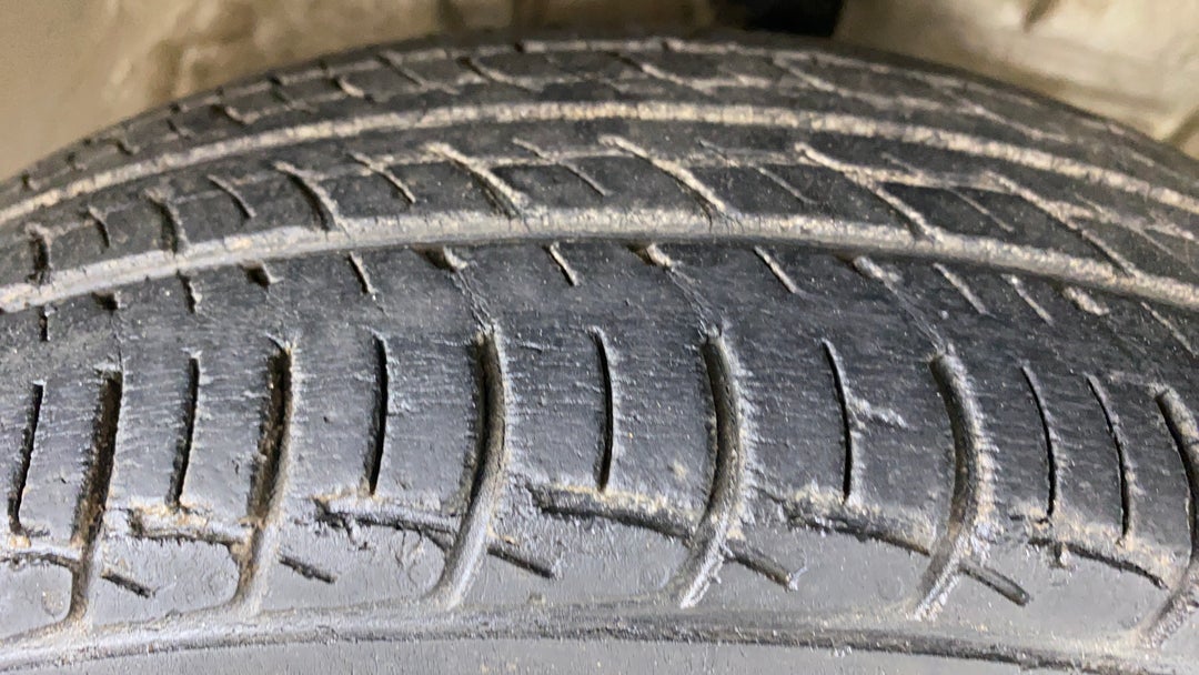 Right Front Tyre Tread