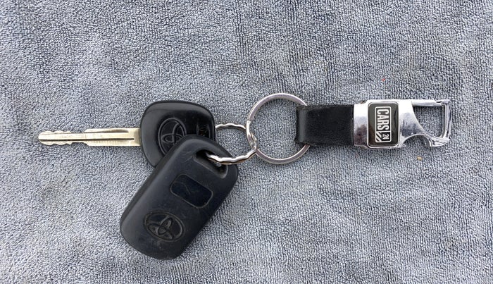 2011 Toyota Etios Liva G, Petrol, Manual, 49,880 km, Lock system - Mechanical key minor damage