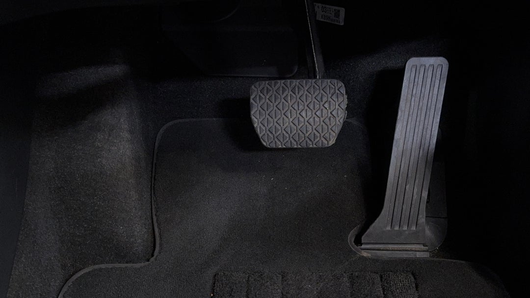 2023 Mazda CX-5 G20 Maxx (fwd), Automatic, 34725 km, Pedals and Footmat