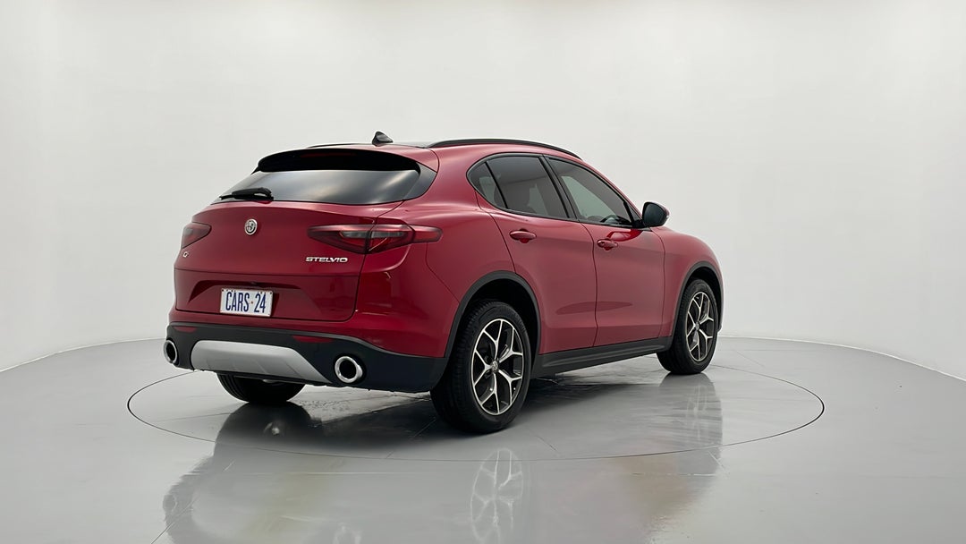 Right Back Diagonal (45- Degree) View